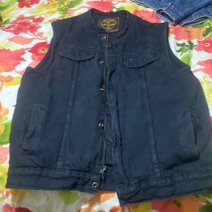 Milwaukee biker vest, with dual gun pockets